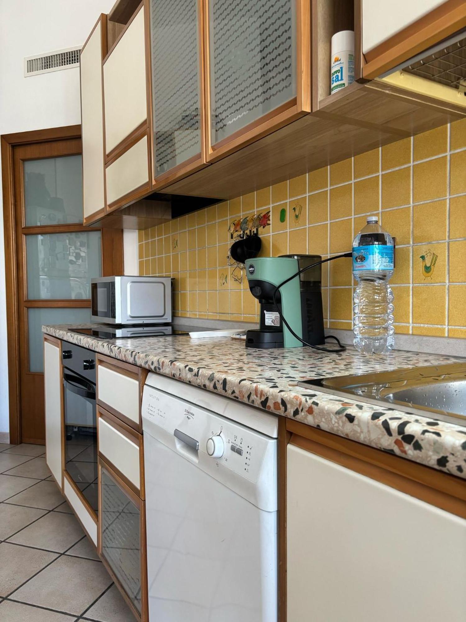 Bright Port View Apartment- Free Parking Cagliari Luaran gambar
