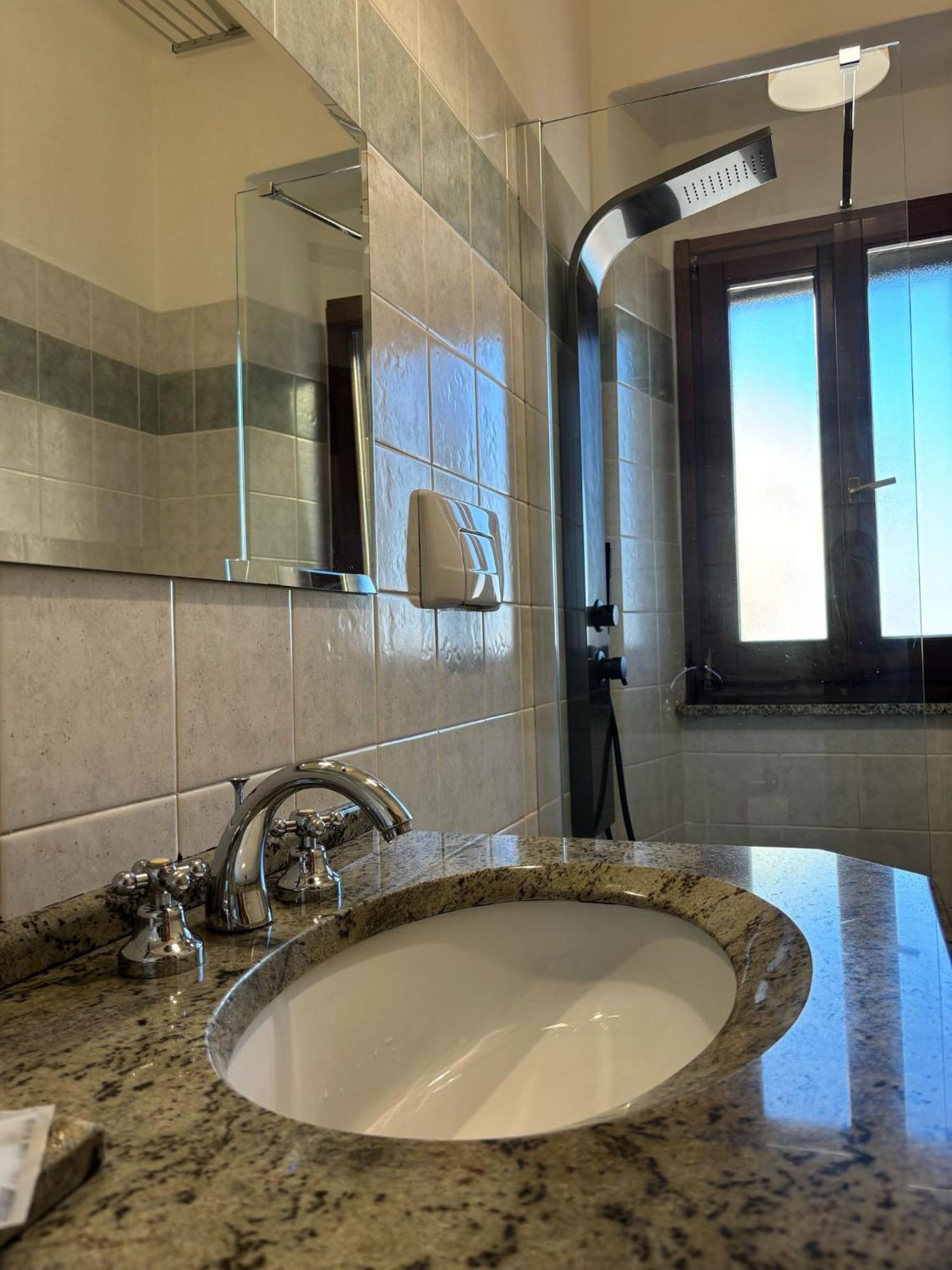 Bright Port View Apartment- Free Parking Cagliari Luaran gambar